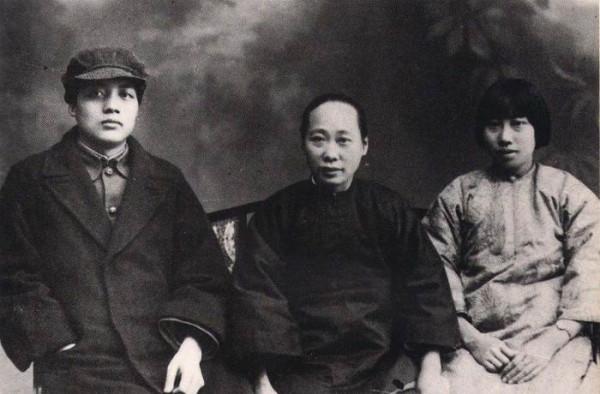 1976年，陝西老農挖地基時發現一堆人骨，8年後中央派來調查組