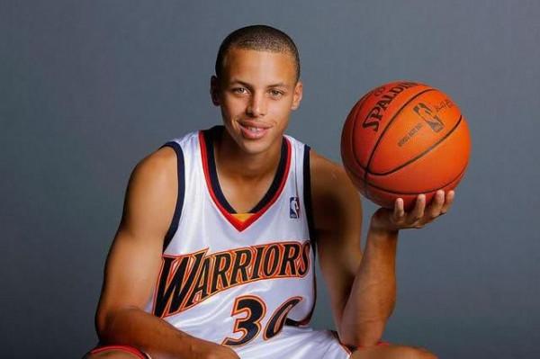 NBA五大超值合同：庫裡白菜價合同成就王朝，蓋帽王年薪不到100萬