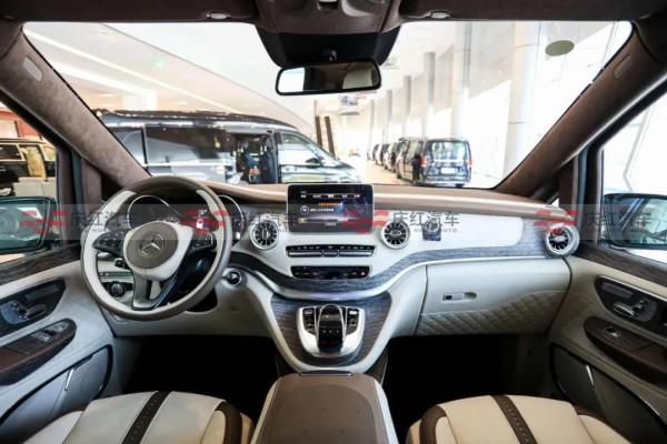 力壓神車埃爾法 賓士邁巴赫VS900L才是商務專座 驚豔內飾正式亮相