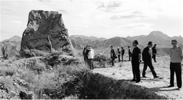 1983年，寧夏發現千年古墓，考古隊挖到一半後塌方，緊急撤離