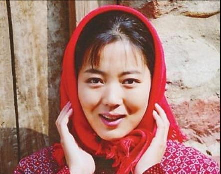 強行裝嫩的八位女明星，章子怡、周迅在列，扮相太過辣眼睛