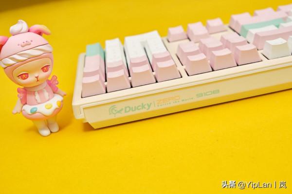宛若夏日裡那杯冰飲，吉利鴨Ducky9108芝芝桃桃鍵盤開箱