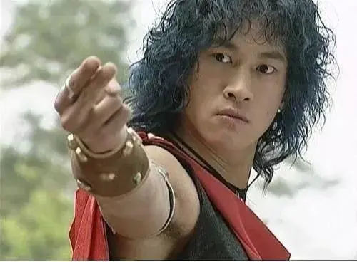 &quot;苦情霸總&quot;何潤東：留學被同學叫娘娘腔，被父親狼行教育導致自閉