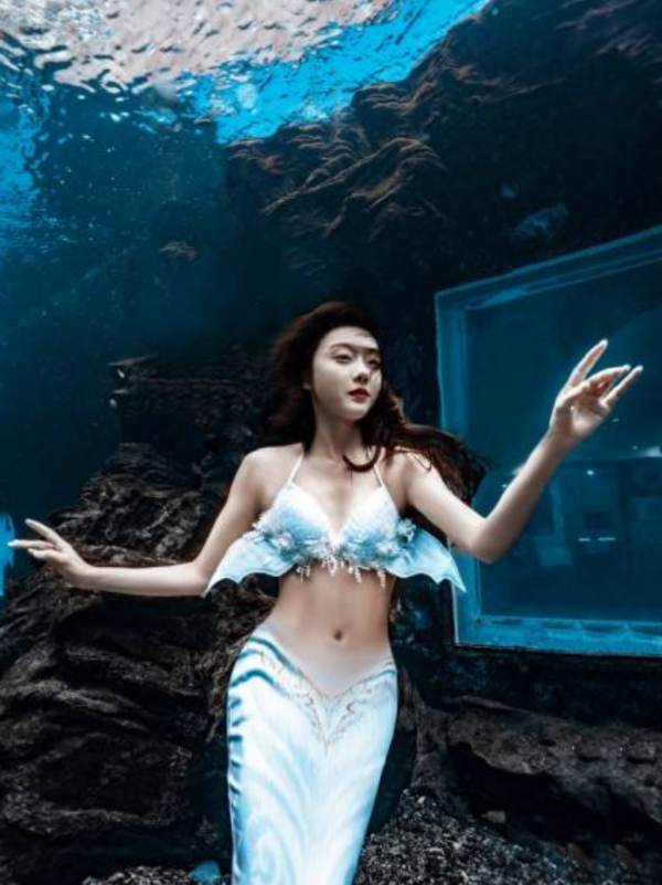 宣璐化身“美人魚”，姿態優美，畫面超美