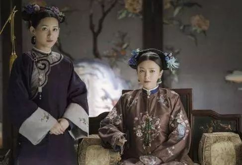 奶奶先嫁給乾隆，孫女後嫁給乾隆，奶奶榮寵一生，孫女孤獨一生