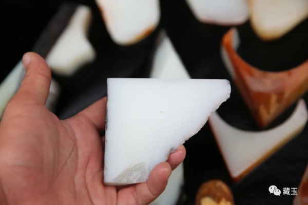 尋找和田玉里的硬漢——鋼板料