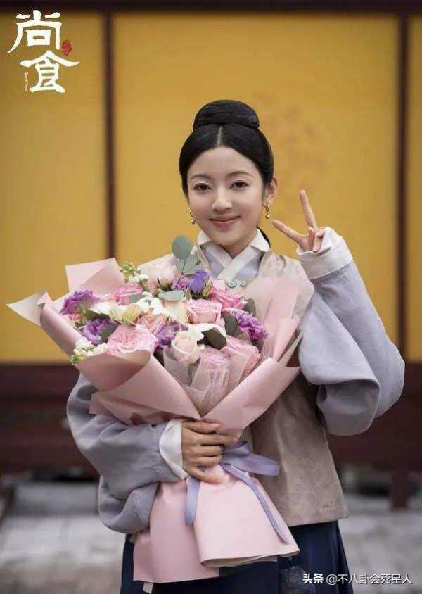 於正新劇裡的8位女星，從古典女神到最美小花，造型全栽了