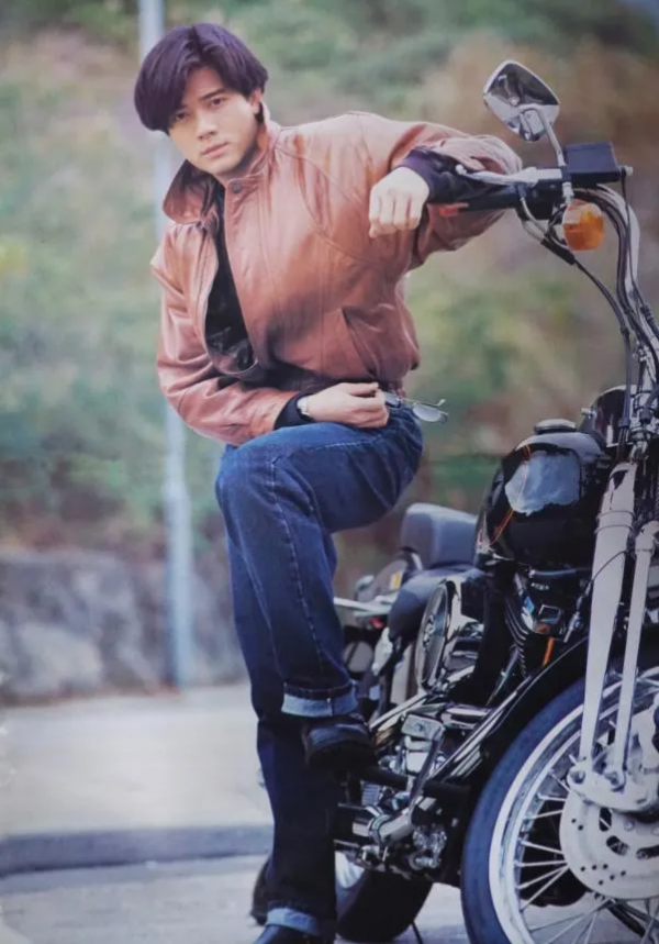 吵了這麼多年了,再看“四大天王”年輕時的演技和顏值,誰贏了? 吵了這麼多年了,再看“四大天王”年輕時的演技和顏值,誰贏了?