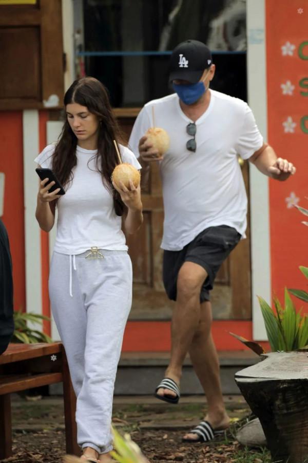 男星街拍 |“空靈系男生”丁真呆萌現身，小李子&amp;德普叔變化驚人