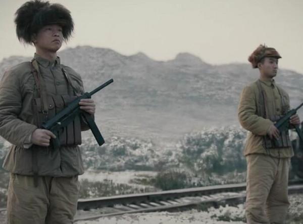 志願軍哨兵發現“奸細”，果斷開槍射擊，事後感慨：多虧槍法不準