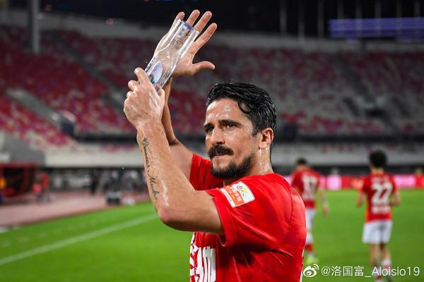 洛國富宣佈離開廣州隊：會繼續為穿上國足戰袍而努力