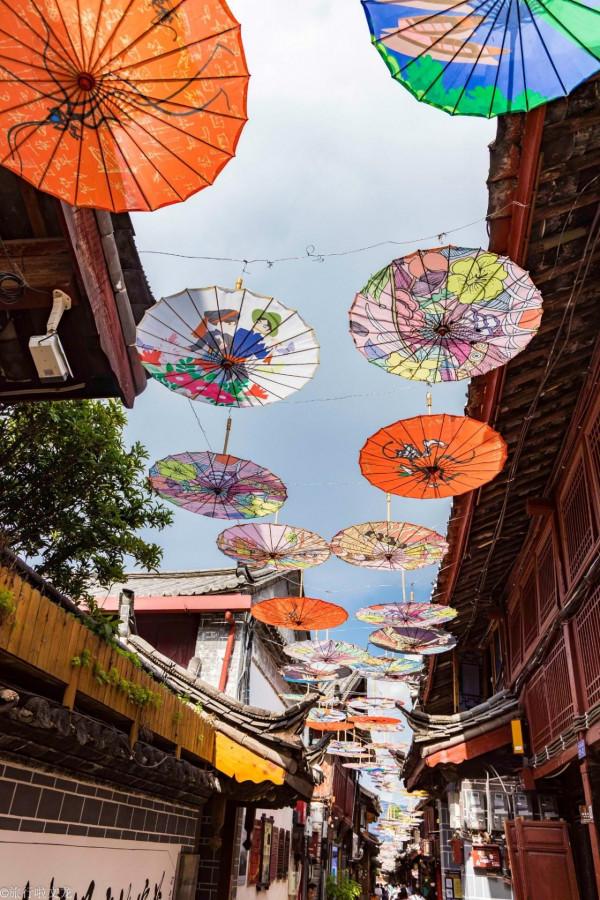 麗江古城聽說現在空城了,8月份還是這個樣子,雖商業但人潮洶湧 麗江古城聽說現在空城了,8月份還是這個樣子,雖商業但人潮洶湧