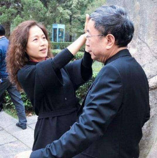 餘秋雨到底水平如何？易中天評價很犀利，但不及金庸風趣幽默