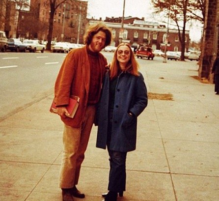 希拉里：年輕時清純甜美，把克林頓迷得團團轉，兩次求婚都被拒絕