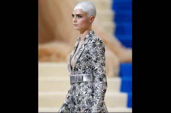 往屆紐約大都會藝術博物館慈善舞會上的奇特造型 往屆紐約大都會藝術博物館慈善舞會上的奇特造型