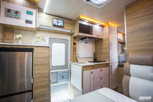 途佳H300高性價比平頭輕卡房車，選裝的配置它居然標配
