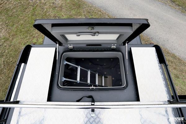 國產6.5T依維柯歐勝底盤加持,穩!實拍2022款中意極致雙拓展房車 國產6.5T依維柯歐勝底盤加持,穩!實拍2022款中意極致雙拓展房車