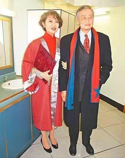 影后蕭芳芳：與李連杰親如母子，是謝霆鋒老爸一輩子得不到的女人