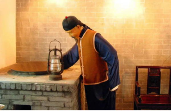 李錦裳：“炒菜忘關火熬出黑色湯汁”，子孫卻靠它創造出千億財富