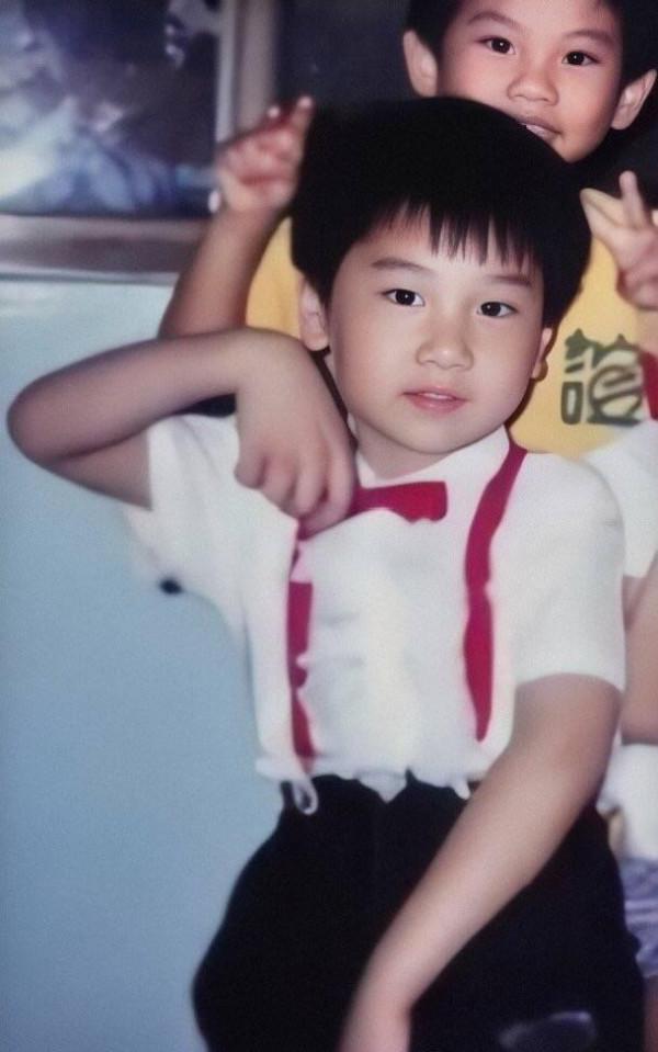 有種“整容”叫高圓圓結婚,老公趙又廷變化不大,她卻像換個人 有種“整容”叫高圓圓結婚,老公趙又廷變化不大,她卻像換個人