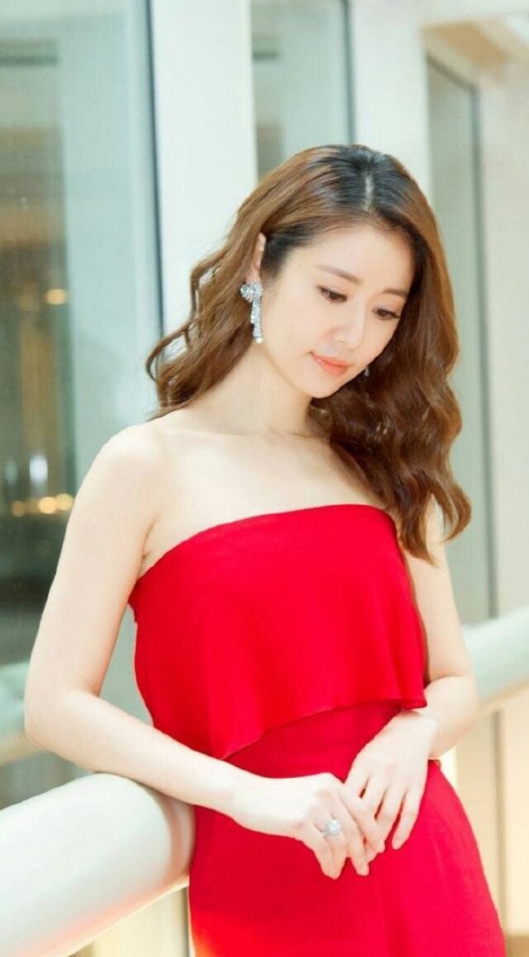 林心如美照一冊，欣賞