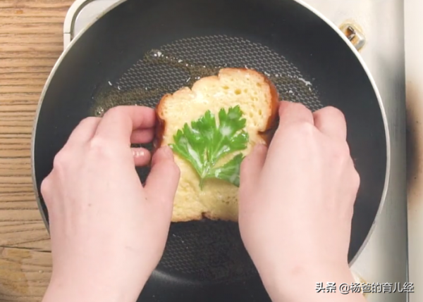 簡單好吃的香煎沙拉吐司，外焦裡嫩，甜香營養，家中孩子特愛吃