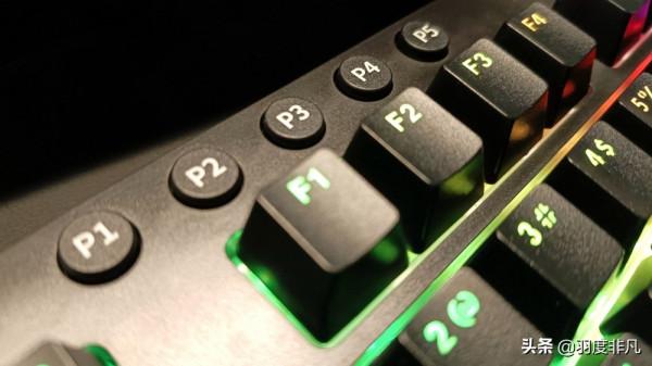 文字工作者用上電競鍵鼠是什麼體驗？上手腹靈套裝，點贊按鍵體驗