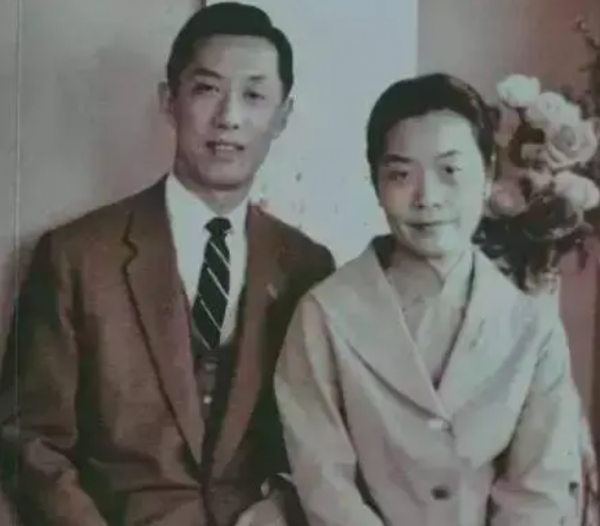 15年前，預言如今的中國必然崛起，國學大師葉曼，到底是何來頭？