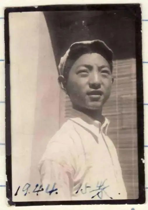 1984年“八一”為何不舉行慶祝活動？人民大會堂準備追悼會和花圈