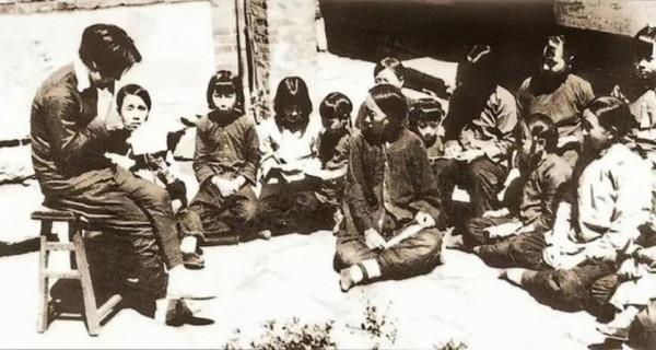 1952年一婦女要見西南局最高領導,鄧小平看完訴狀後:徹查她丈夫 1952年一婦女要見西南局最高領導,鄧小平看完訴狀後:徹查她丈夫