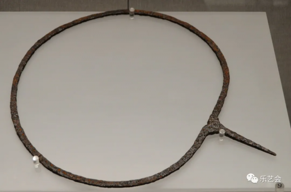 骨鳴嘀 角力帶 雙魚鏡:孟和套格套分享內蒙古博物院系列 骨鳴嘀 角力帶 雙魚鏡:孟和套格套分享內蒙古博物院系列