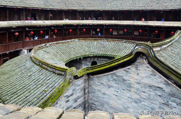 美國人說這裡是中國的核彈發射井，其實只是福建的土樓罷了