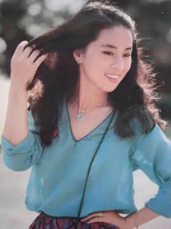 呂秀菱，號稱林青霞接班人，32歲退圈，嫁給華納高層，至今無子女