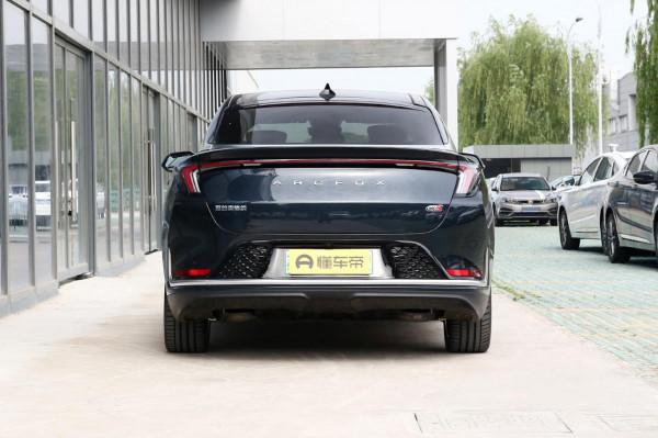 極狐阿爾法S：外觀時尚新潮，中大型車，最大馬力435PS，配置齊全