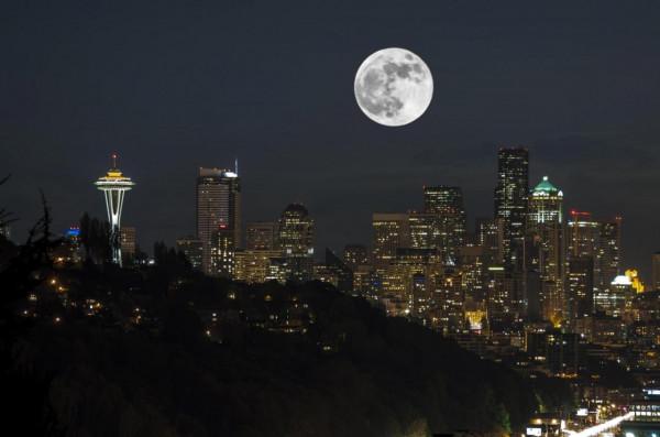 手機都能拍月亮了？華為拍月亮專利要授權，還是智慧PS麼？