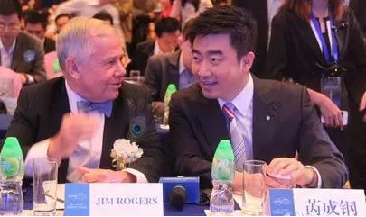 被央視辭退的5位主持人：3人因個人問題翻車，兩人說錯話