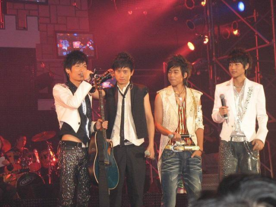 陳楚生:從“快男冠軍”到“銷聲匿跡”,他做了哪些荒唐事? 陳楚生:從“快男冠軍”到“銷聲匿跡”,他做了哪些荒唐事?