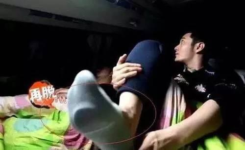 踩沙袋拍戲、穿高跟走紅毯，男星個頭成謎？同臺現原形誰假誰尷尬