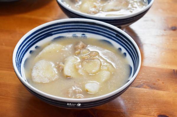 廣東兩口子的晚餐，有葷有素還有湯，吃著舒服，簡單的生活很美好