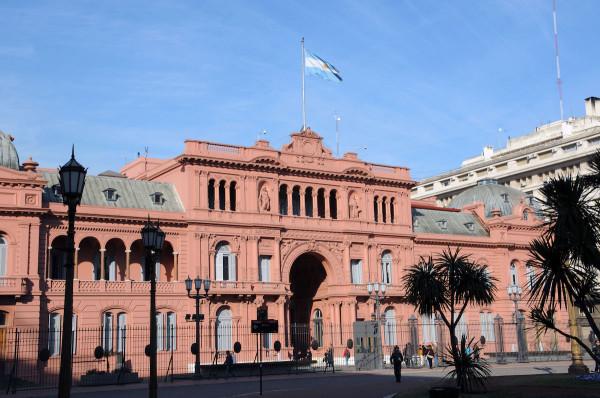 阿根廷新內閣成員宣誓就職 總統強調自我反省 阿根廷新內閣成員宣誓就職 總統強調自我反省