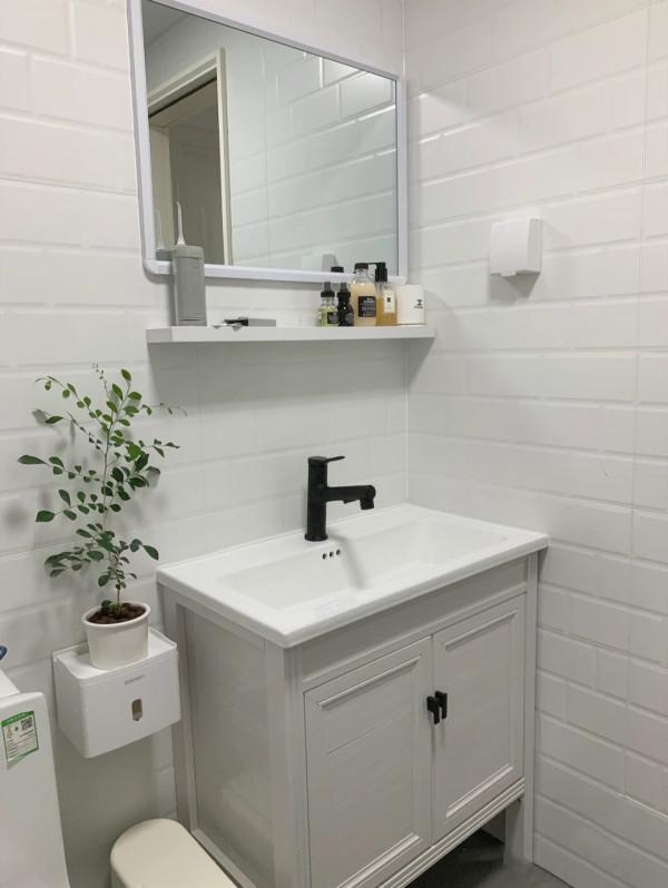 她家全屋大白牆,不弔頂,不做石膏線,太乾淨舒適了,看著真舒服 她家全屋大白牆,不弔頂,不做石膏線,太乾淨舒適了,看著真舒服