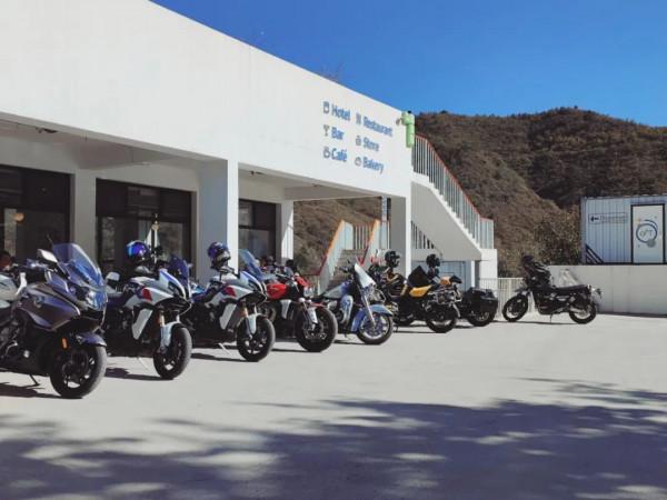 Cars01試駕丨邂逅白色戀人——蘭博基尼Urus Cars01試駕丨邂逅白色戀人——蘭博基尼Urus