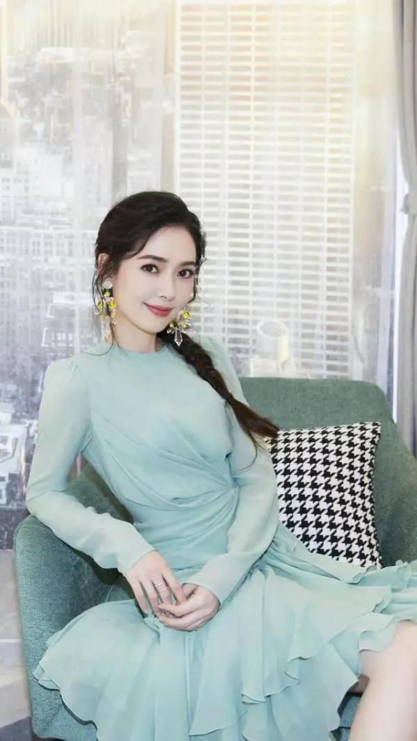 郭碧婷，貌美如花楚楚動人