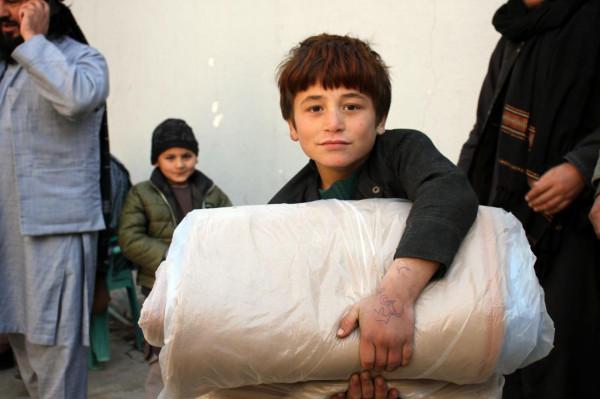 阿富汗難民事務部開始分發中國援助糧食 阿富汗難民事務部開始分發中國援助糧食