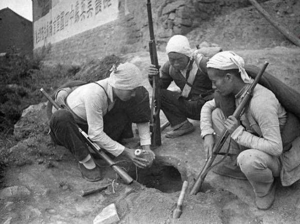 日寇在馬蘭村的暴行：將村民脖子活活擰斷