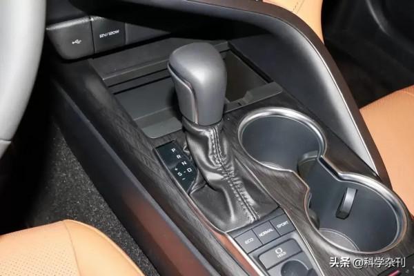 外觀多樣,智慧互聯,經濟又省油,全新凱美瑞真是會抓年輕人的心 外觀多樣,智慧互聯,經濟又省油,全新凱美瑞真是會抓年輕人的心