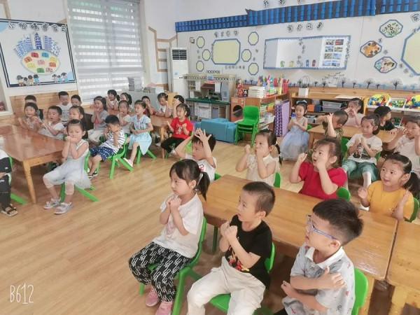 月團圓,人團圓 月團圓,人團圓