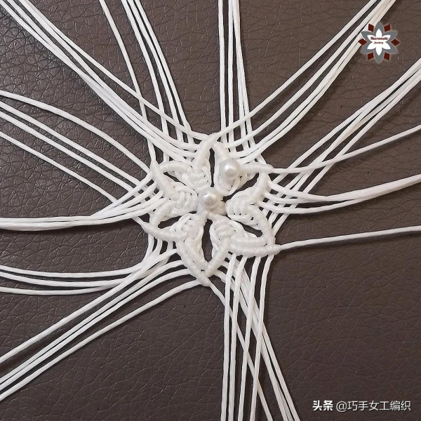 用繩子就能編出漂亮的雪花，超詳細的教程，一步一步教你編
