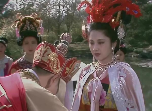 10位內地古裝美人今昔對比，有人曾鋃鐺入獄，有人因太美險被毀容