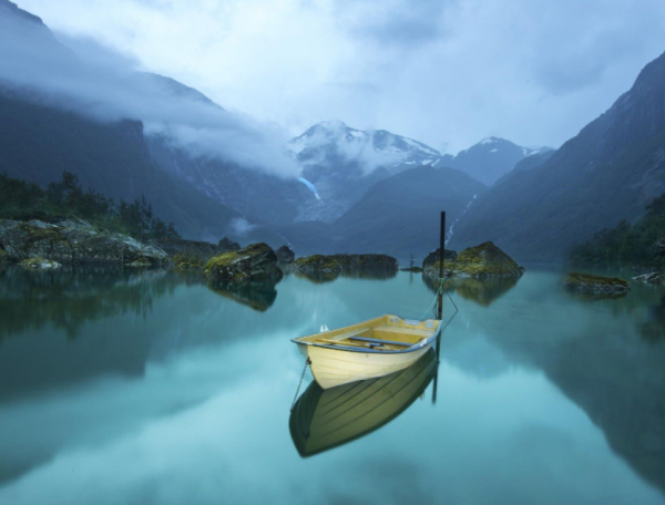 十年前你的待遇取決於父母的地位，十年後父母的生活取決於你